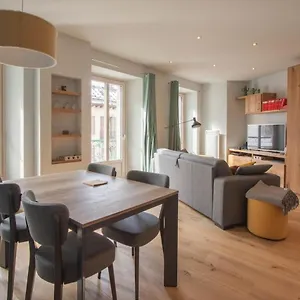 Les Aiguilles- Town Centre Luxury 2 Bedroom Apartment